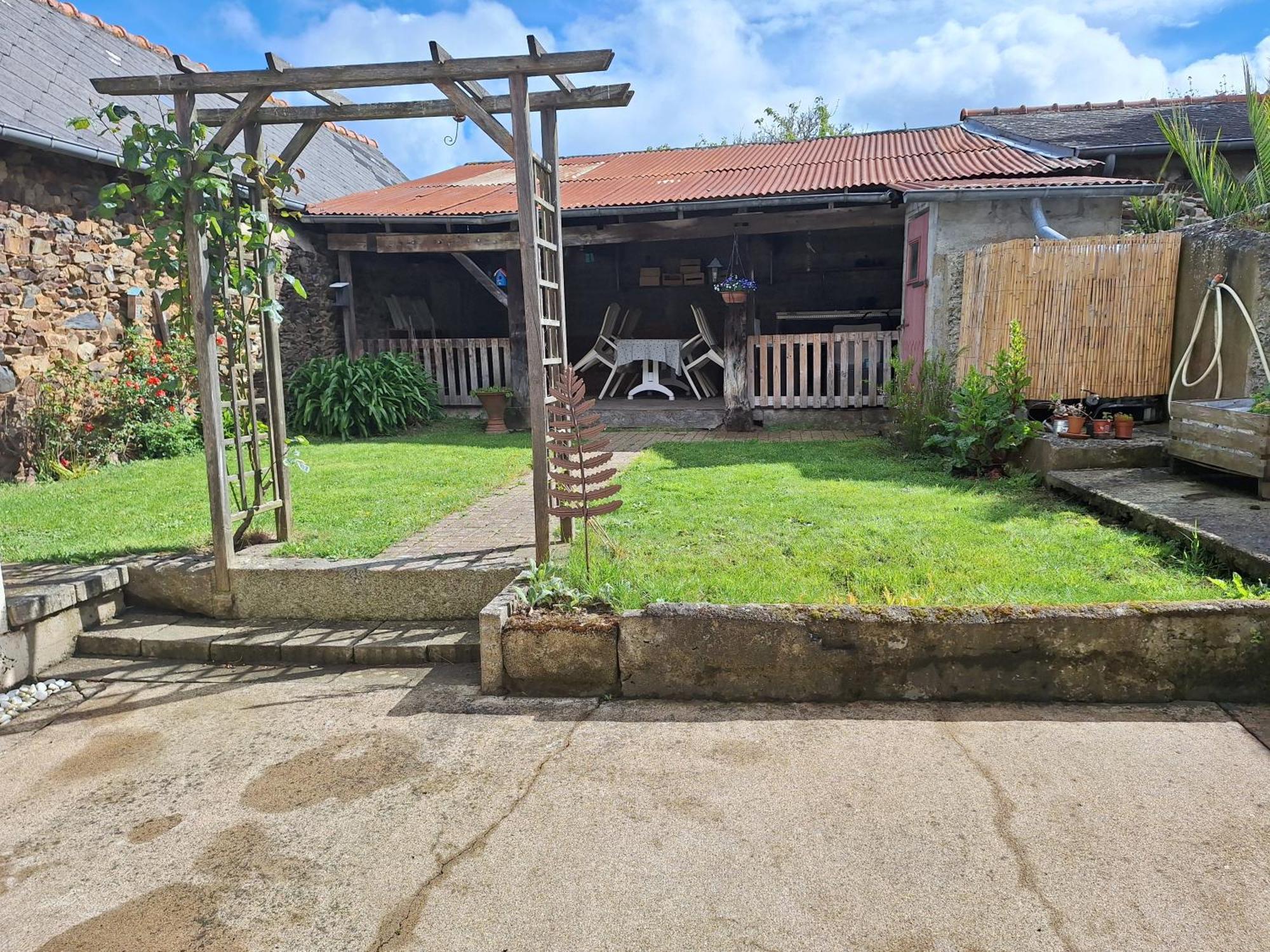 Maison En Pierre Proche Mer, Commerces Et Bus Holiday home