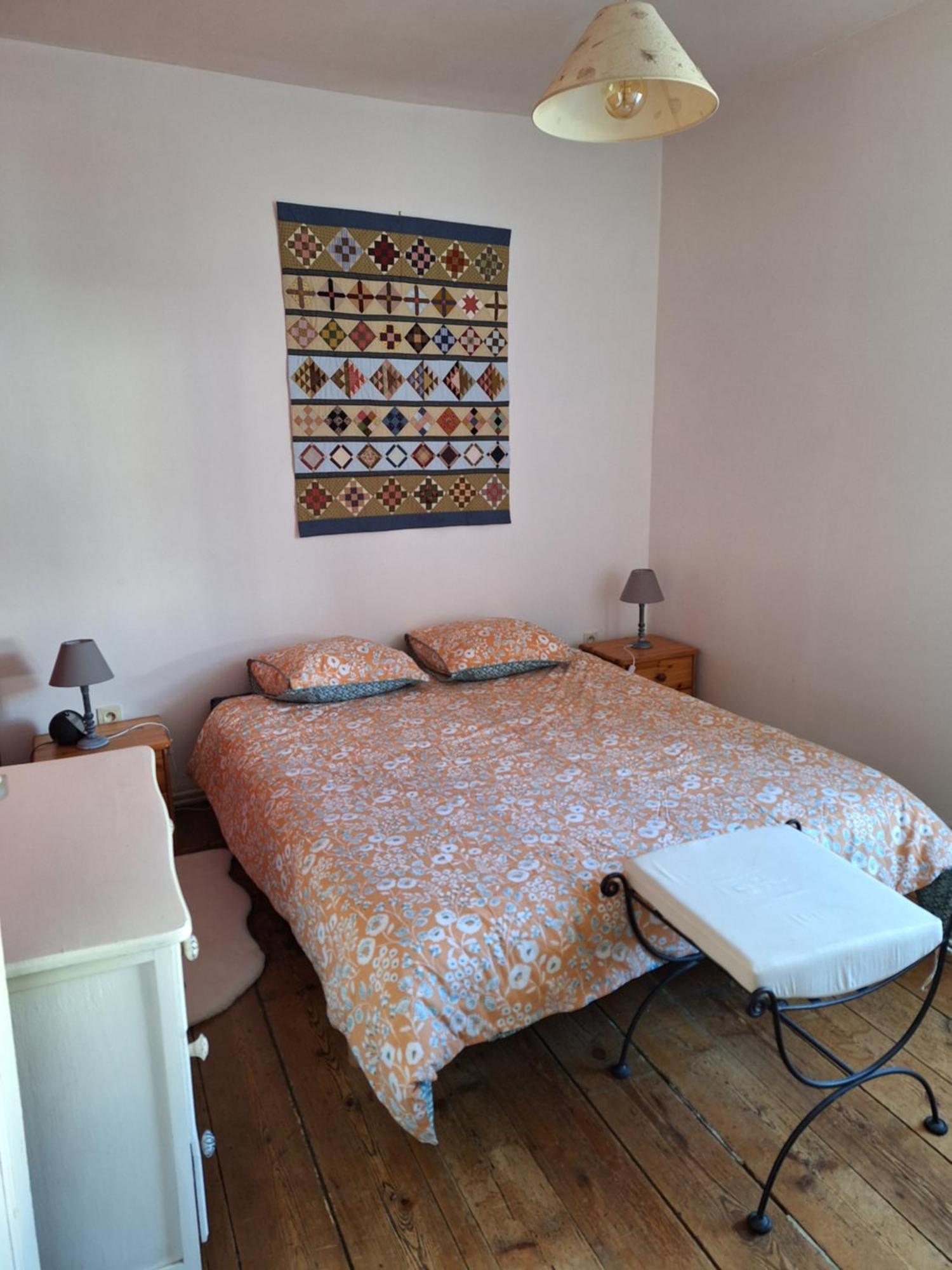 Maison En Pierre Proche Mer, Commerces Et Bus Holiday home